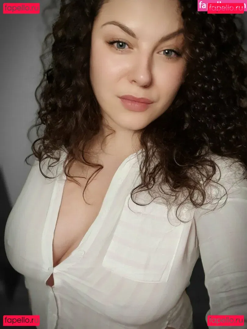 Sofia Curly Onlyfans Photo Gallery 