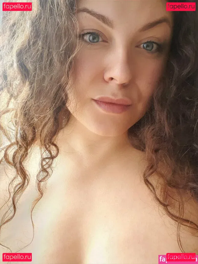 Sofia Curly Onlyfans Photo Gallery 