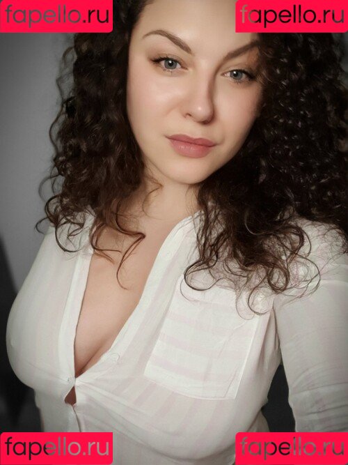 Sofia Curly Onlyfans Photo Gallery 