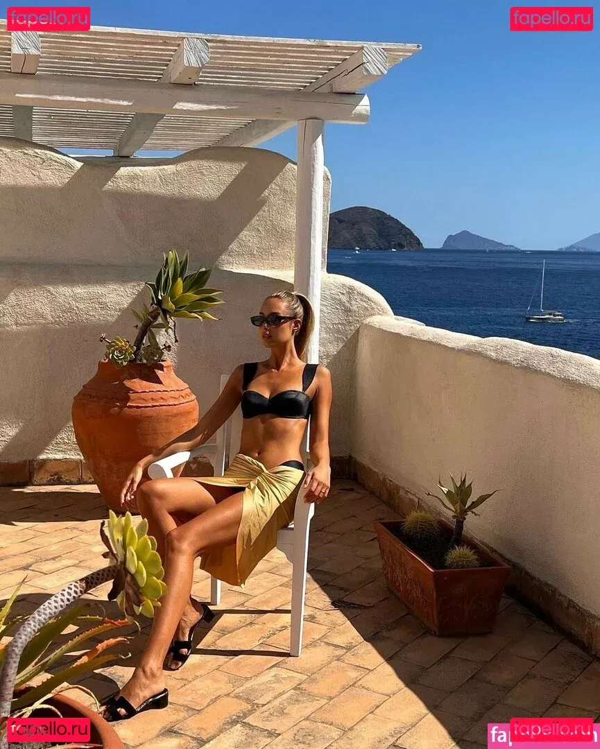 Viky Varga Onlyfans Photo Gallery 