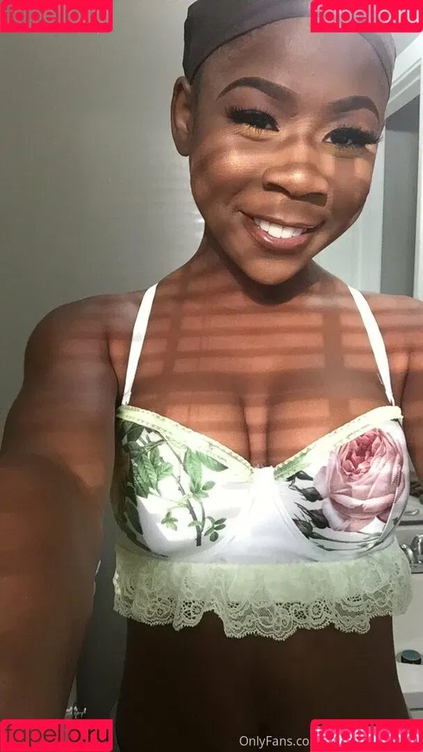 iwanthazelgrace Onlyfans Photo Gallery 