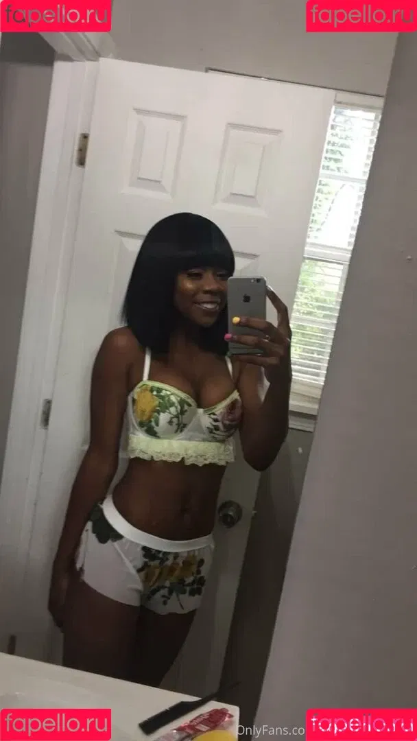 iwanthazelgrace Onlyfans Photo Gallery 