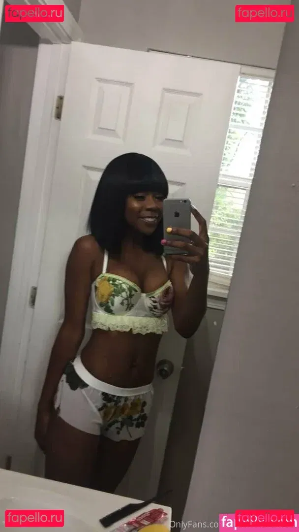 iwanthazelgrace Onlyfans Photo Gallery 