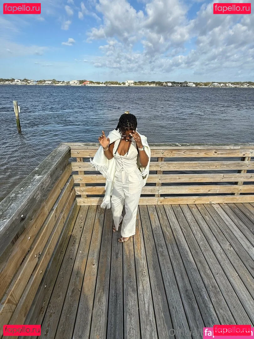 iwanthazelgrace Onlyfans Photo Gallery 