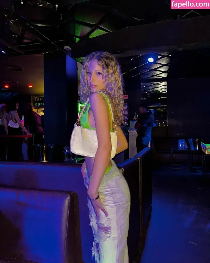 Klea Brahimi Onlyfans Photo Gallery 