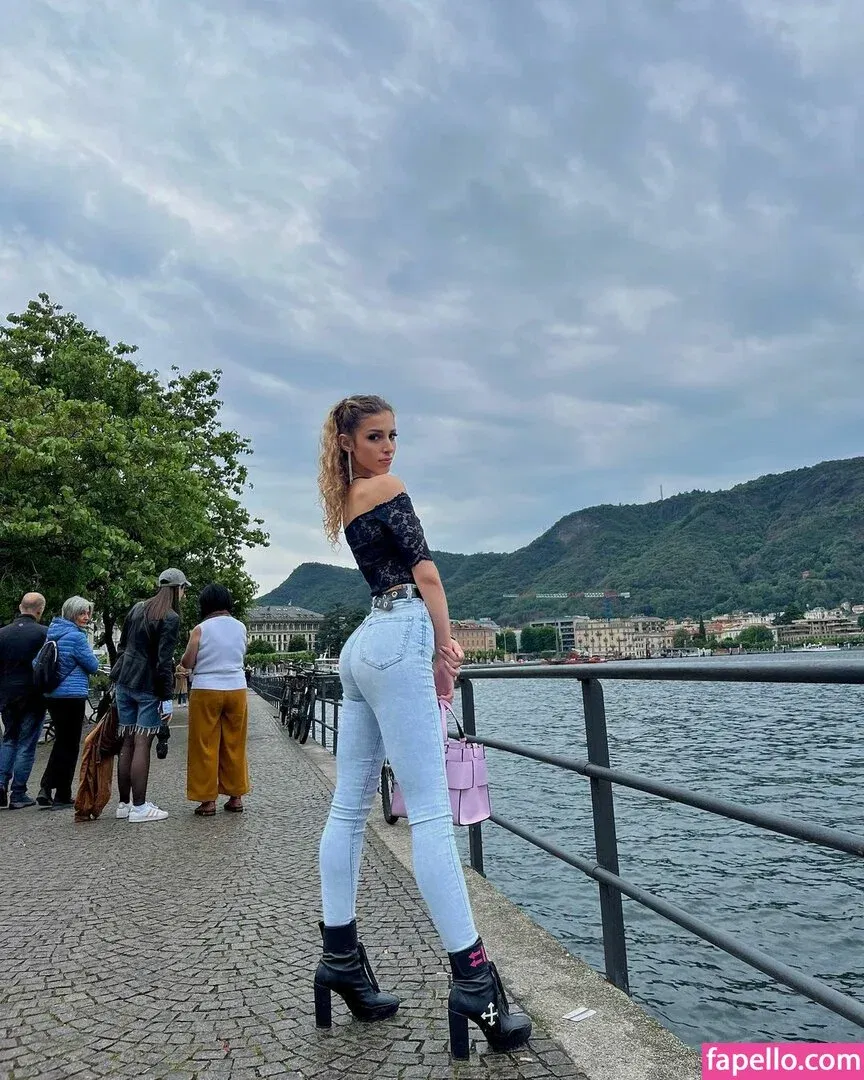 Klea Brahimi Onlyfans Photo Gallery 