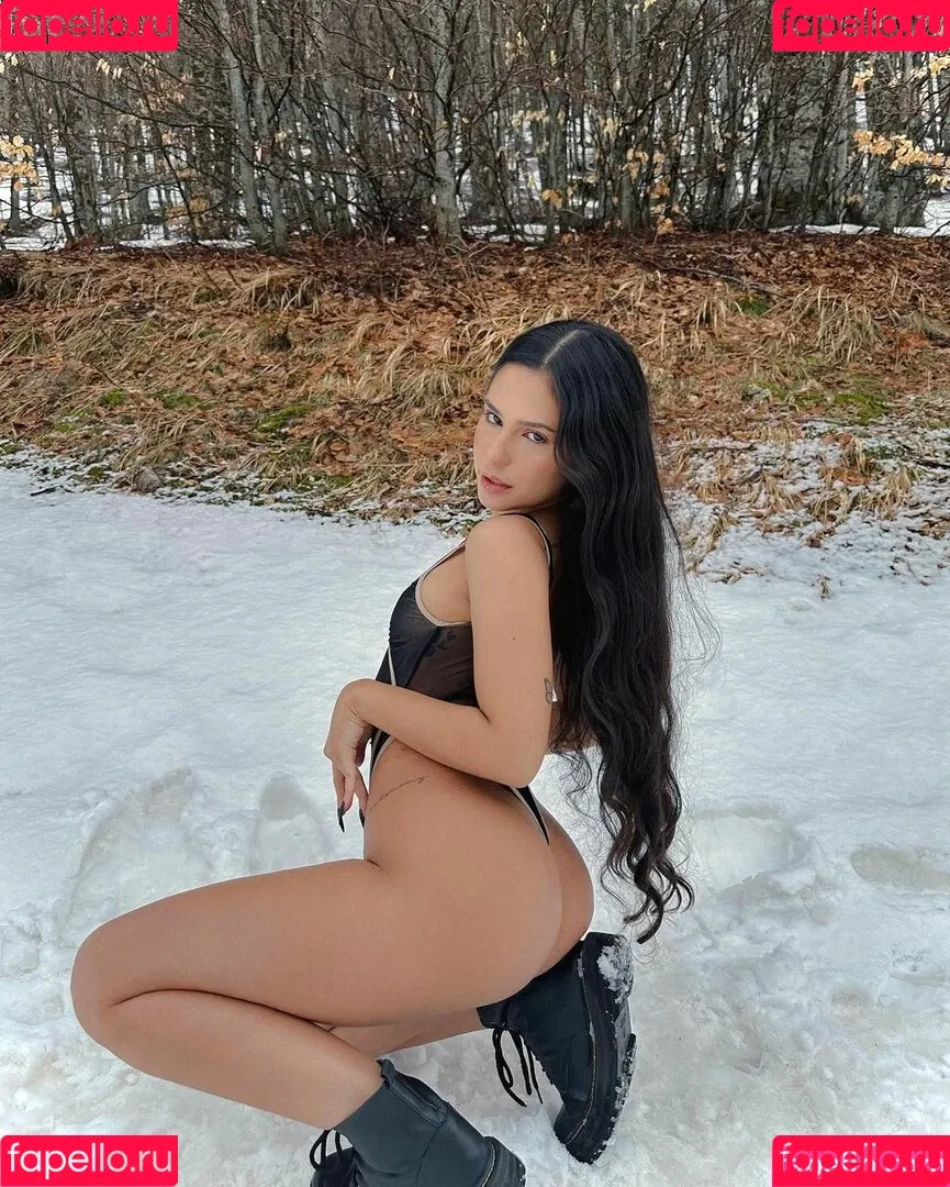 Poliana Arapiraca Onlyfans Photo Gallery 