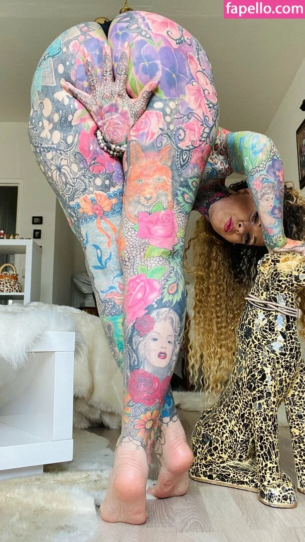 Tattoobutterfly Onlyfans Photo Gallery 