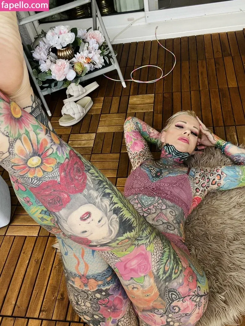 Tattoobutterfly Onlyfans Photo Gallery 