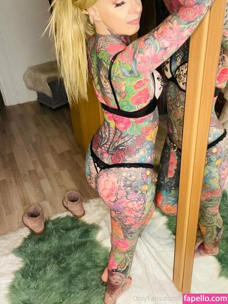 Tattoobutterfly Onlyfans Photo Gallery 