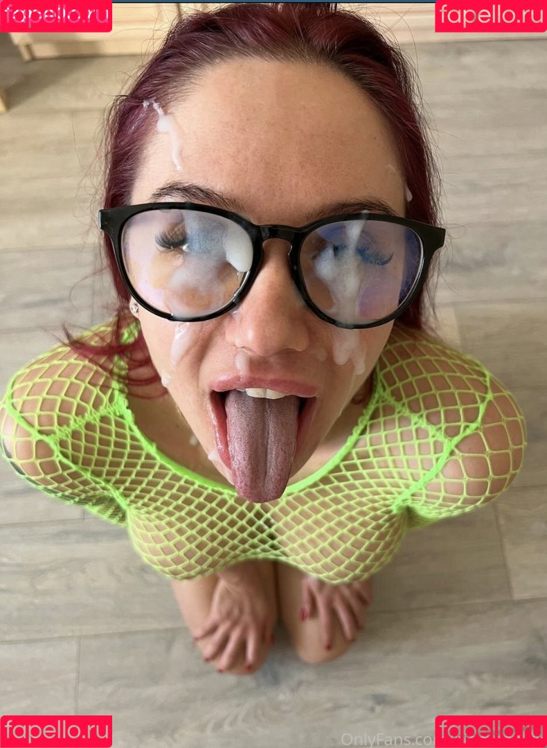 giiirlyyyyyy2.2 Onlyfans Photo Gallery 