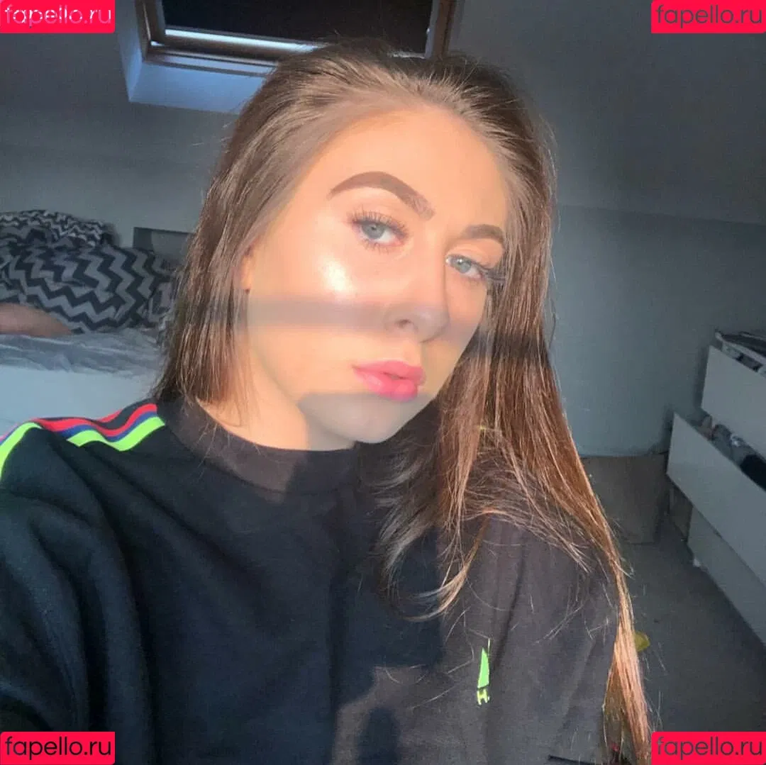 Soph Alice Onlyfans Photo Gallery 