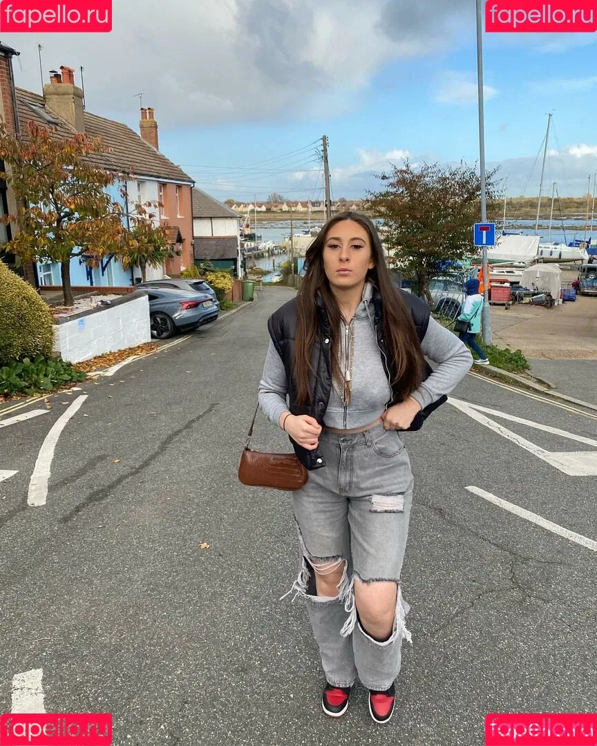 Soph Alice Onlyfans Photo Gallery 