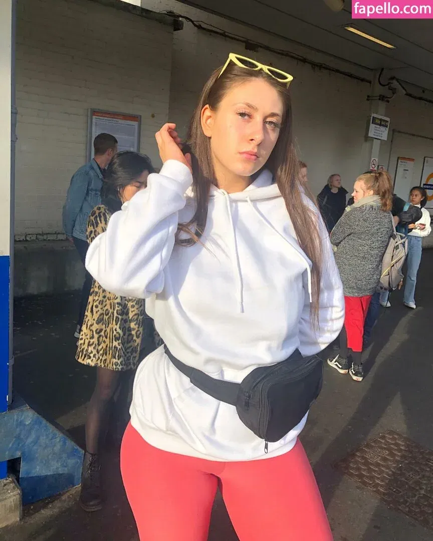 Soph Alice Onlyfans Photo Gallery 