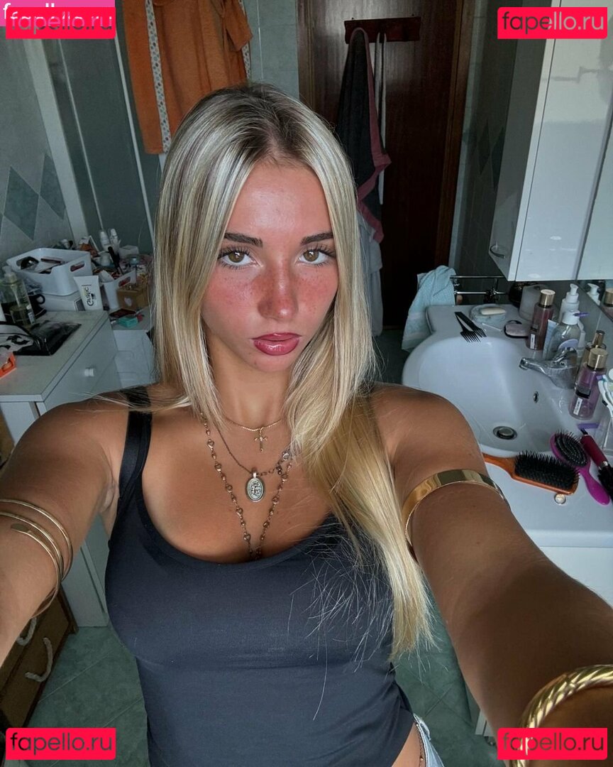 Iris Vallarani Nude Onlyfans Photo 47