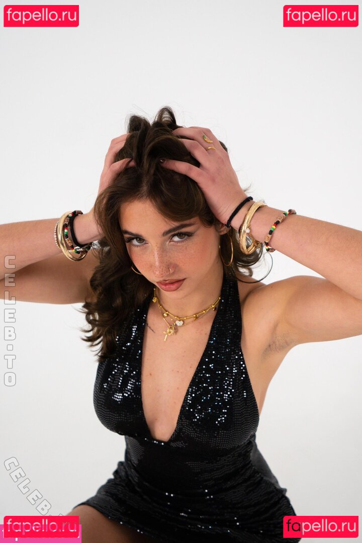 Iris Vallarani Nude Onlyfans Photo 15