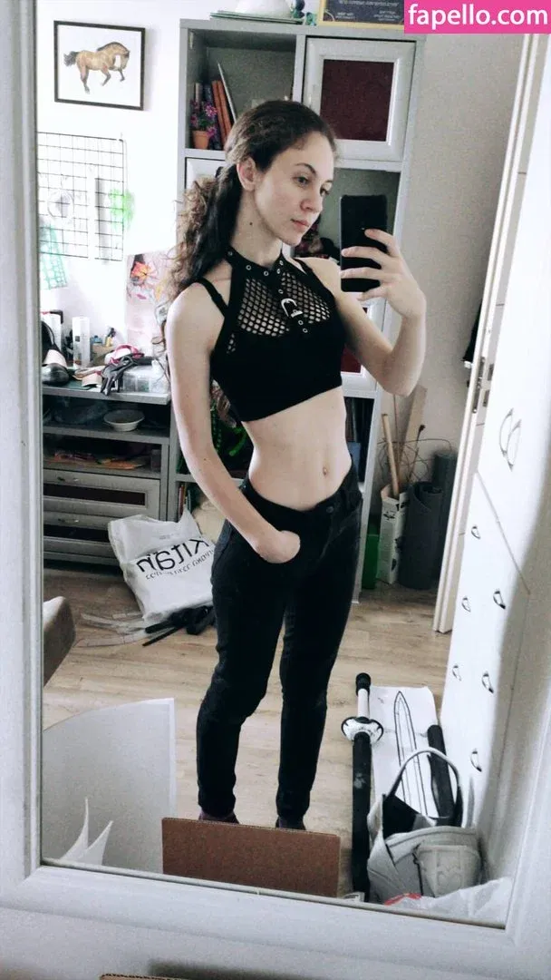 mikaela.t Onlyfans Photo Gallery 