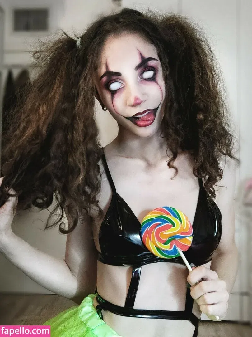 mikaela.t Onlyfans Photo Gallery 