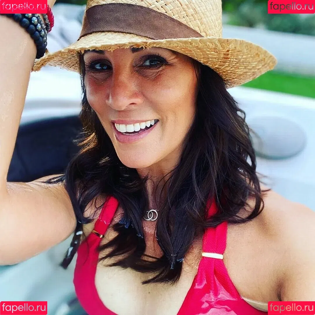 Andrea Mclean Onlyfans Photo Gallery 