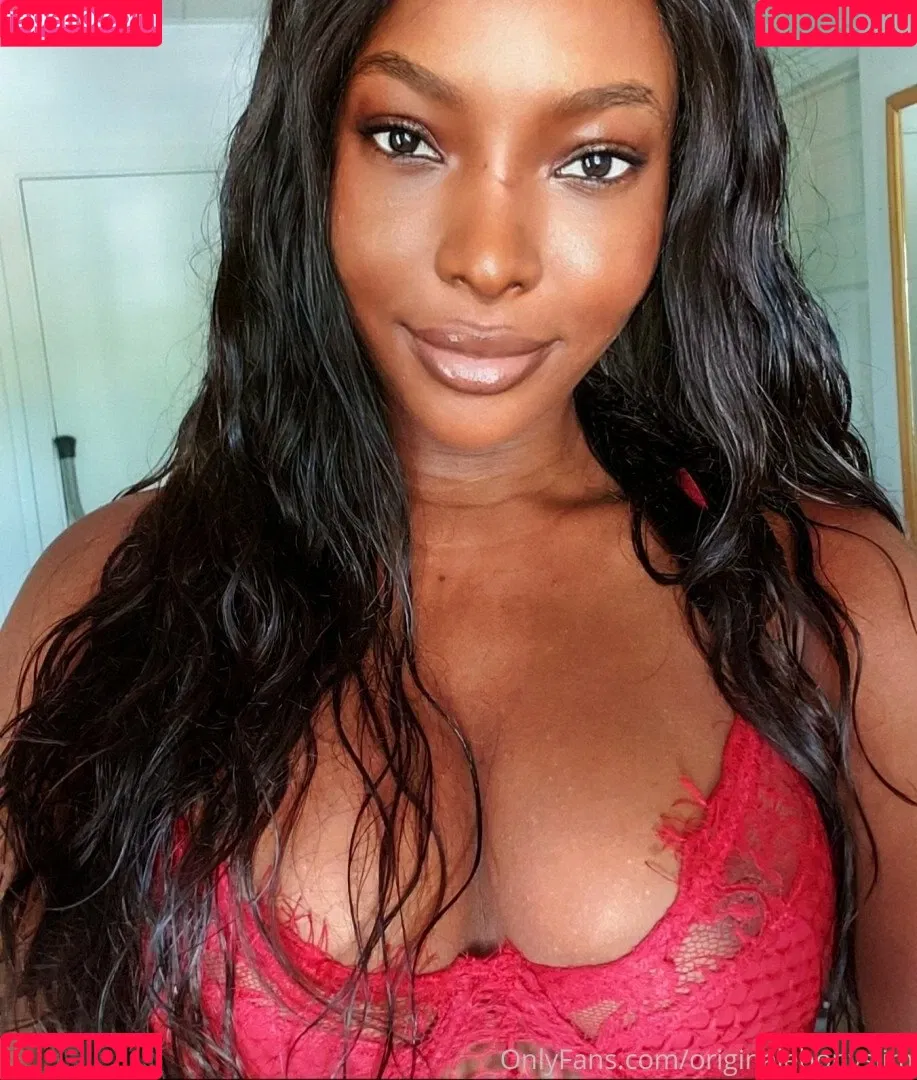 originalebonyslim Onlyfans Photo Gallery 