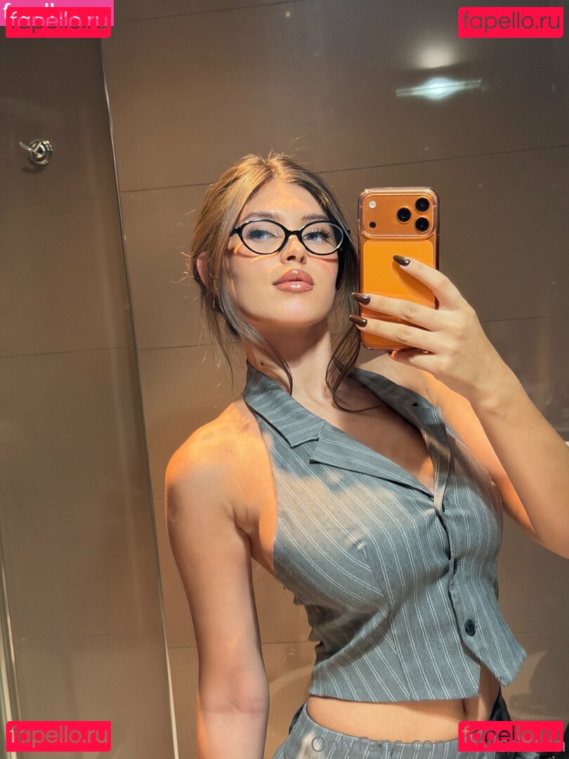 Louisa Rain Nude Onlyfans Photo 11