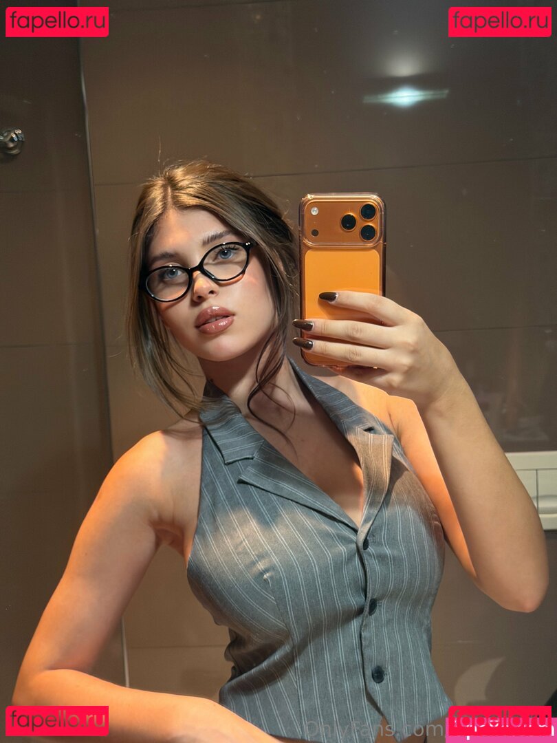 Louisa Rain Nude Onlyfans Photo 9