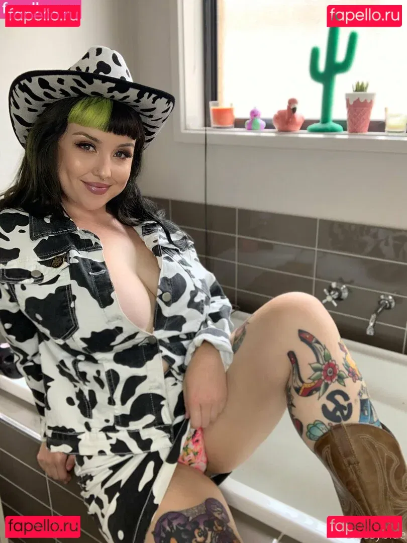 BlossyBlue Onlyfans Photo Gallery 