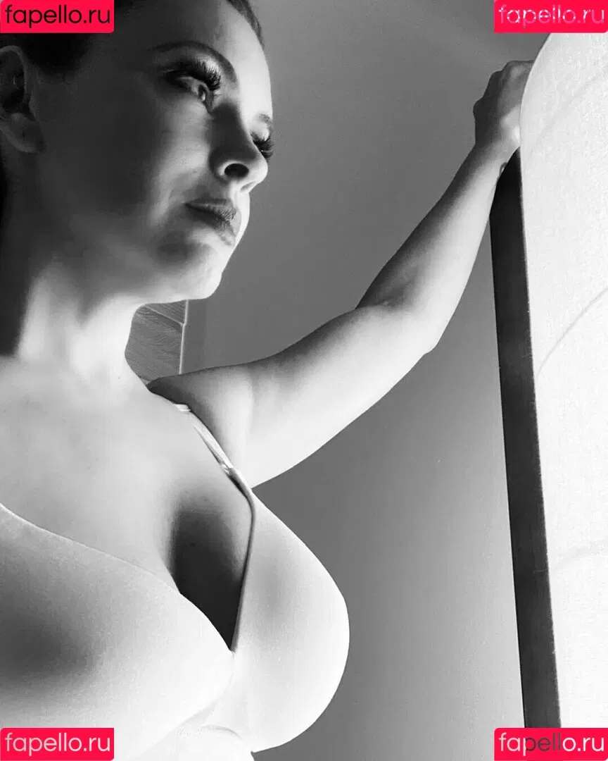 Alyssa Milano Onlyfans Photo Gallery 
