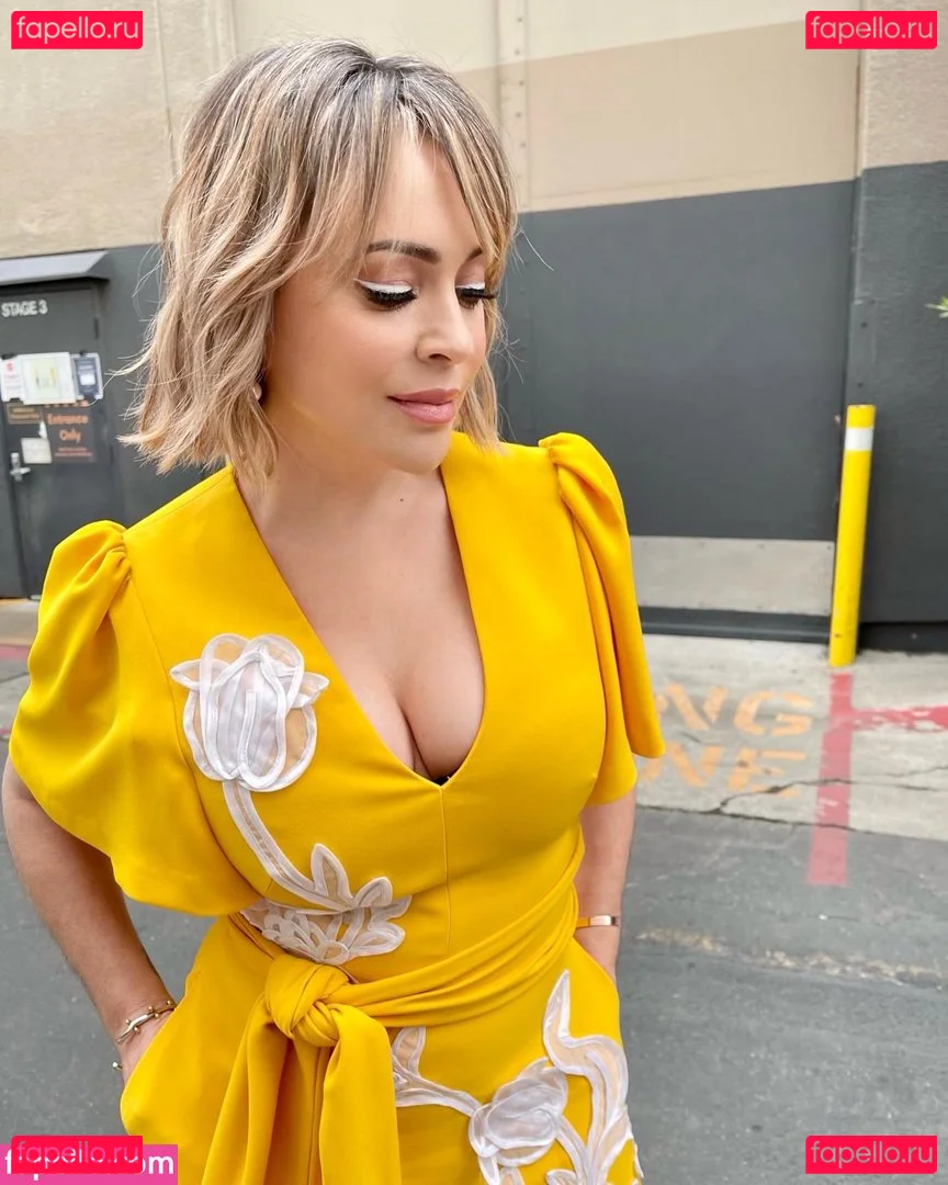Alyssa Milano Onlyfans Photo Gallery 