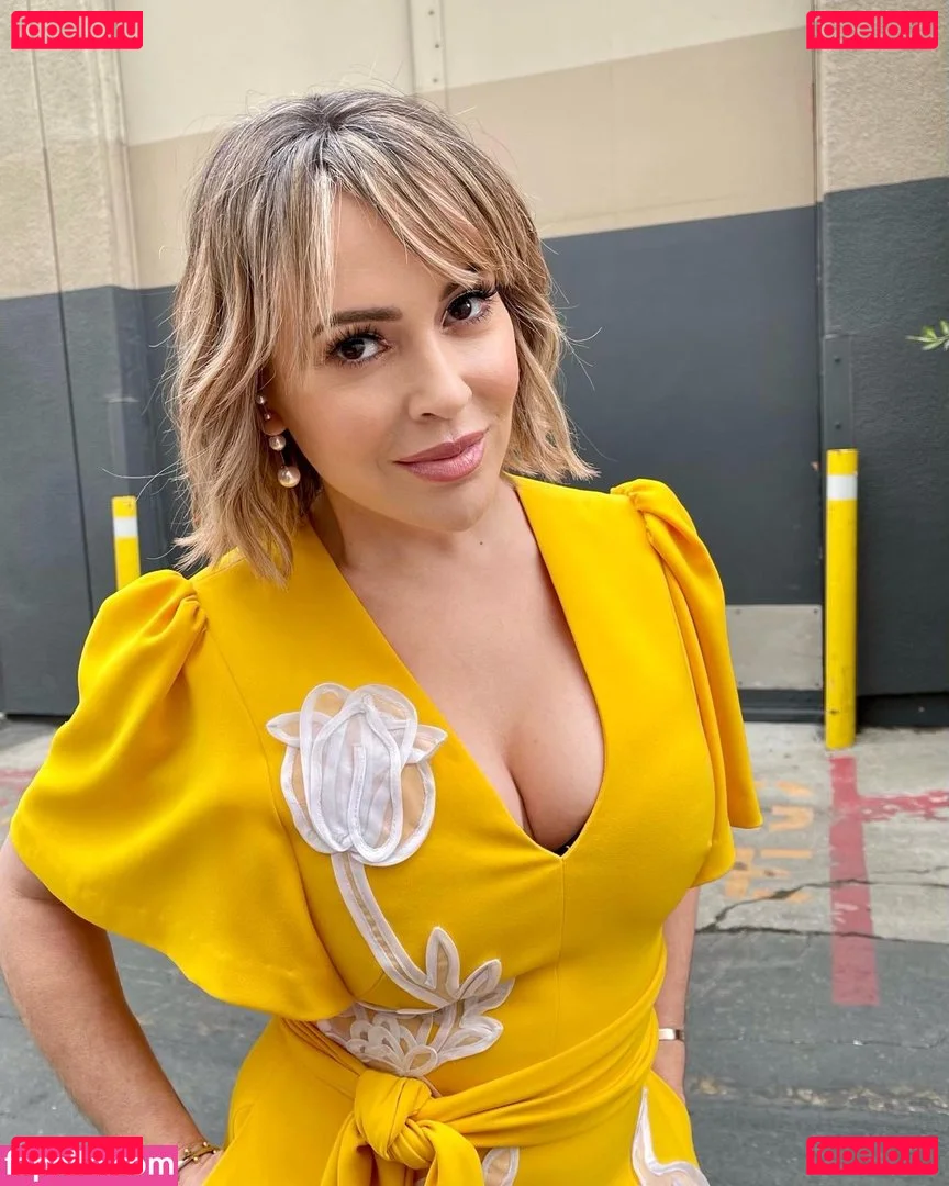 Alyssa Milano Onlyfans Photo Gallery 