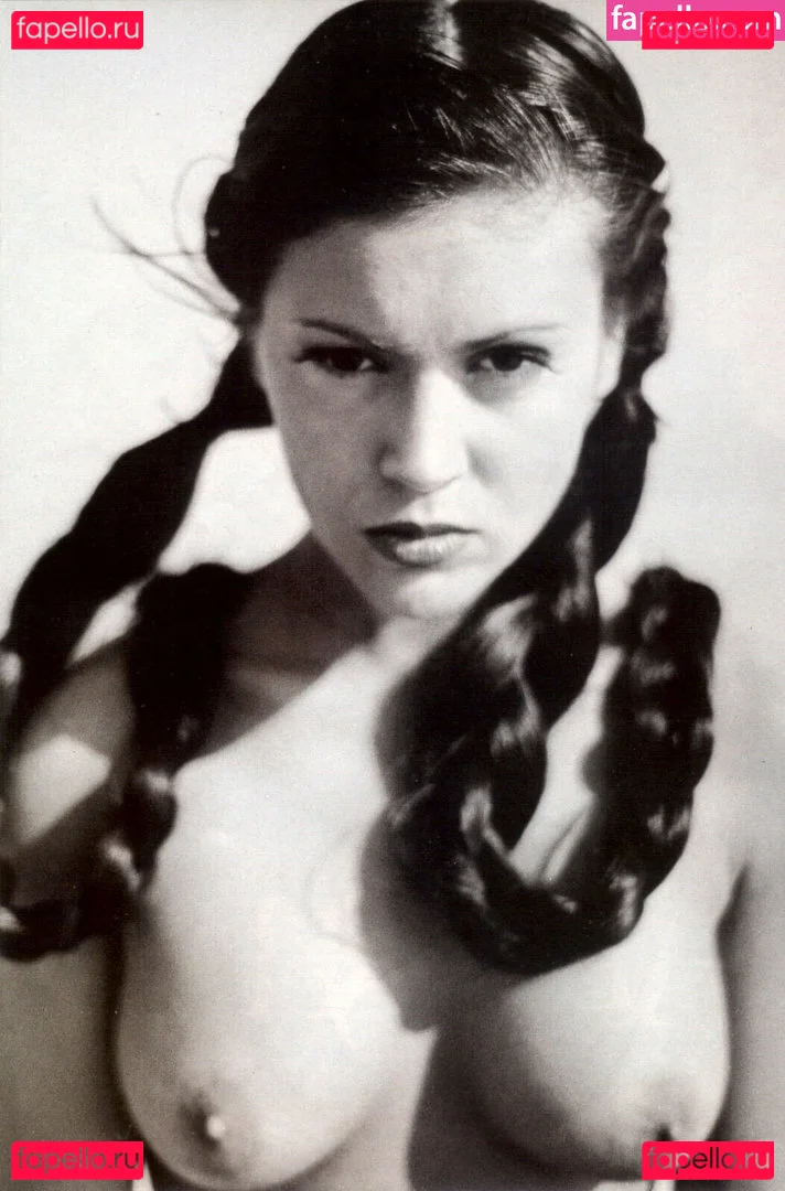 Alyssa Milano Onlyfans Photo Gallery 