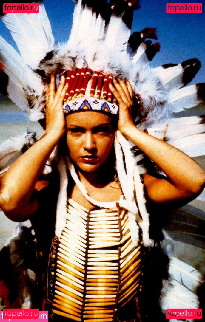 Alyssa Milano Onlyfans Photo Gallery 