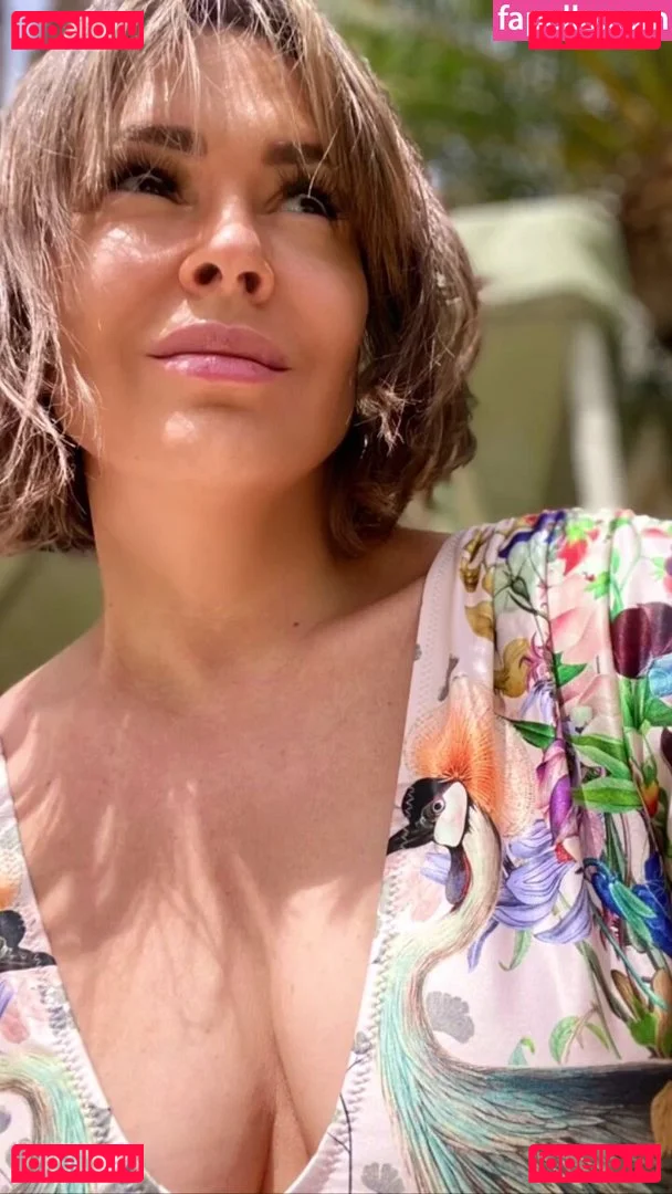 Alyssa Milano Onlyfans Photo Gallery 