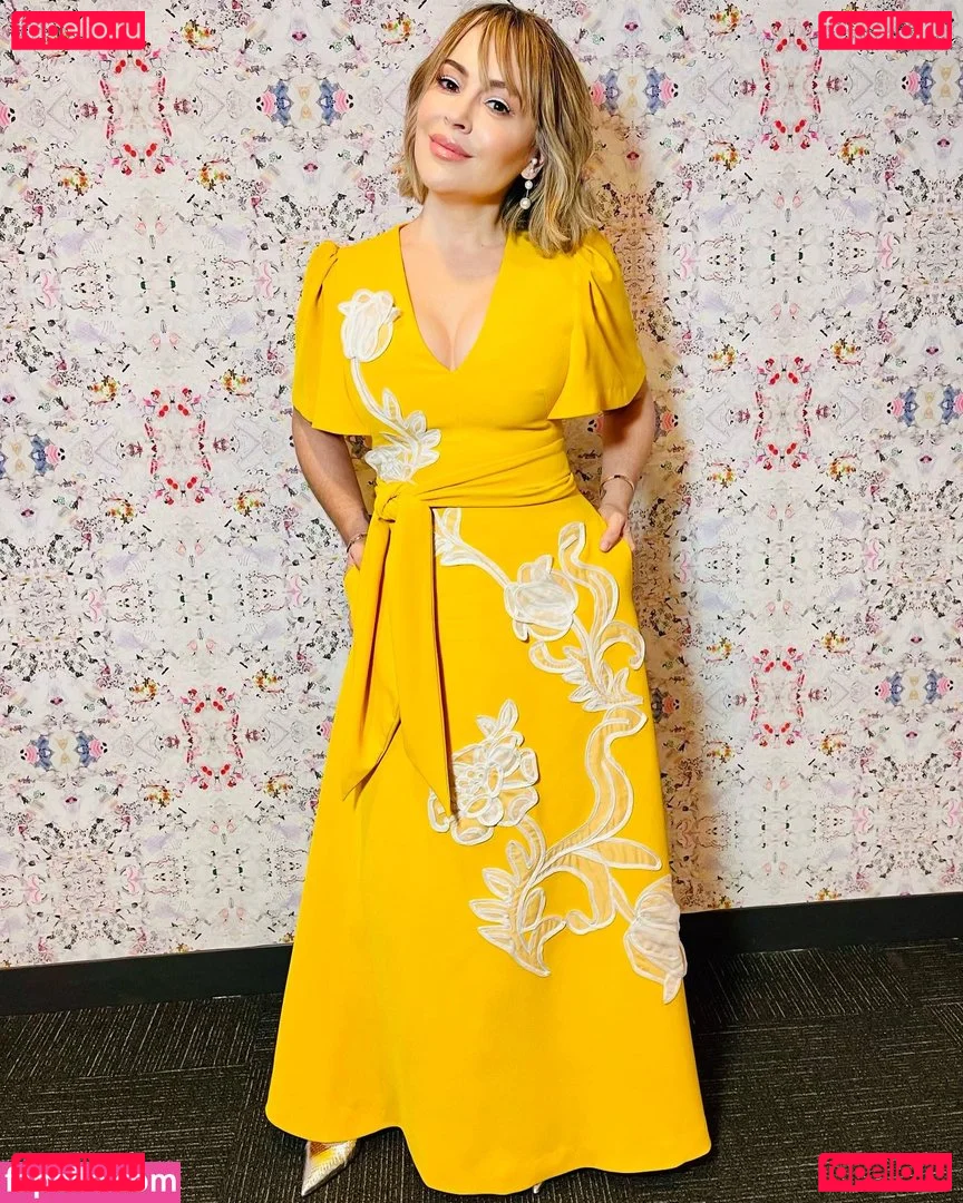 Alyssa Milano Onlyfans Photo Gallery 