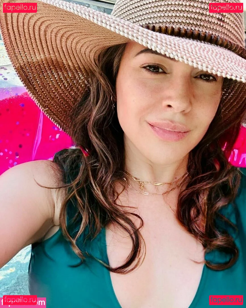 Alyssa Milano Onlyfans Photo Gallery 