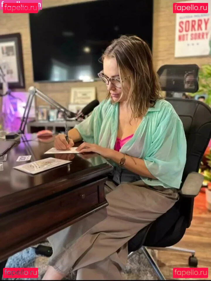 Alyssa Milano Onlyfans Photo Gallery 