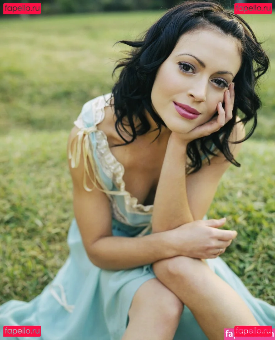 Alyssa Milano Onlyfans Photo Gallery 