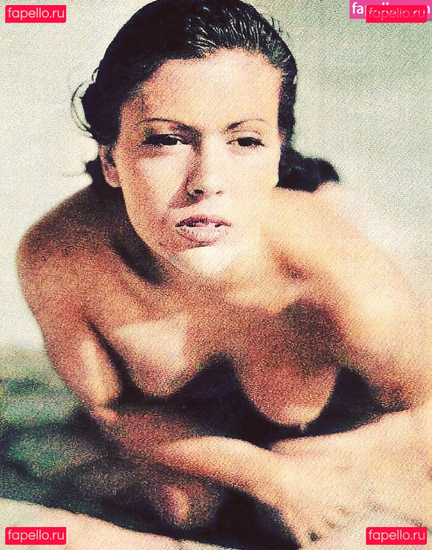 Alyssa Milano Onlyfans Photo Gallery 