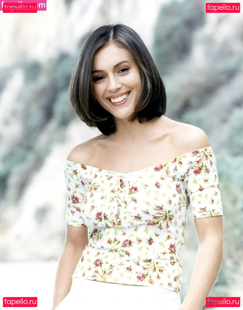 Alyssa Milano Onlyfans Photo Gallery 