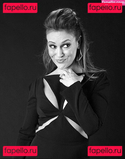 Alyssa Milano Onlyfans Photo Gallery 