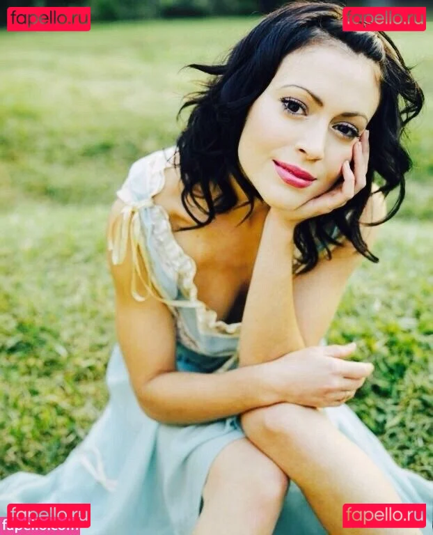 Alyssa Milano Onlyfans Photo Gallery 