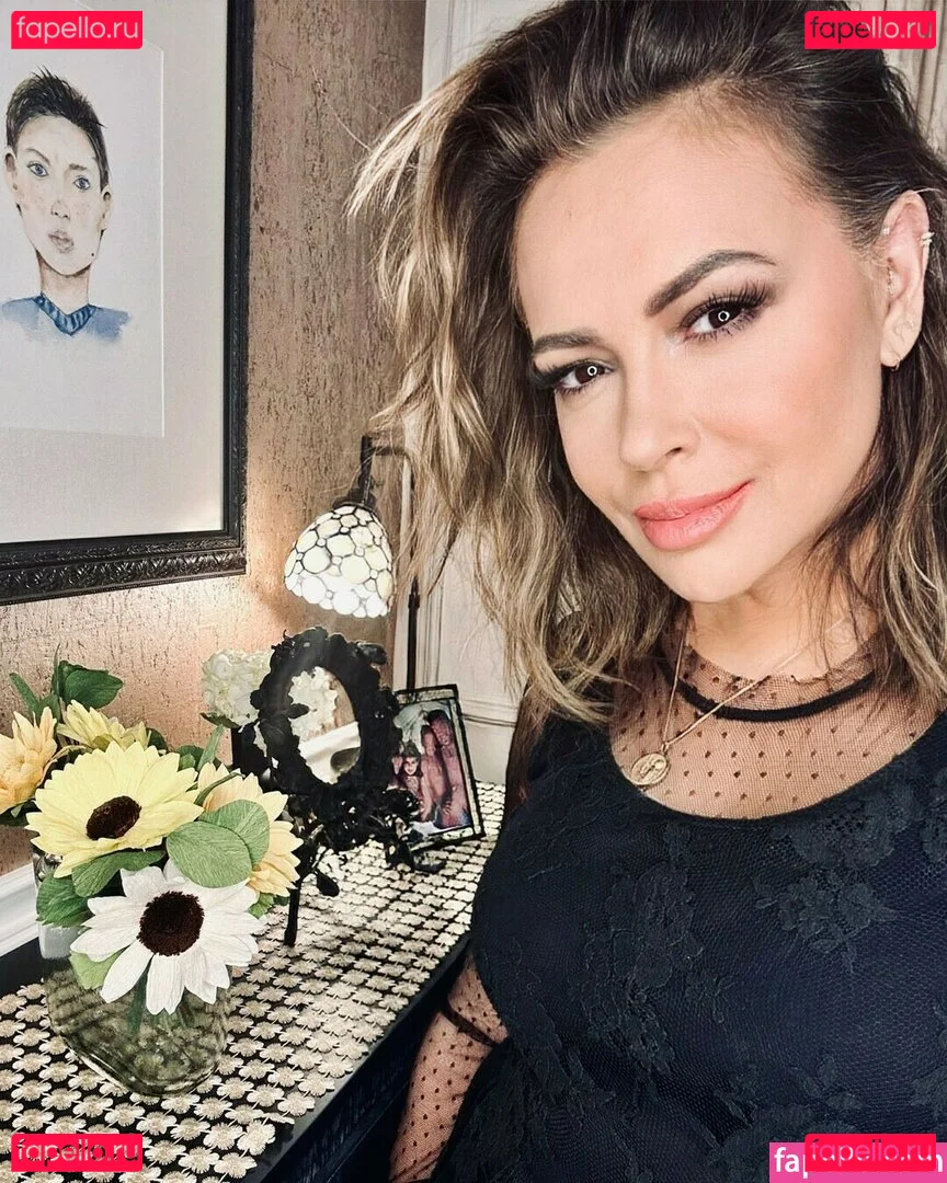 Alyssa Milano Onlyfans Photo Gallery 