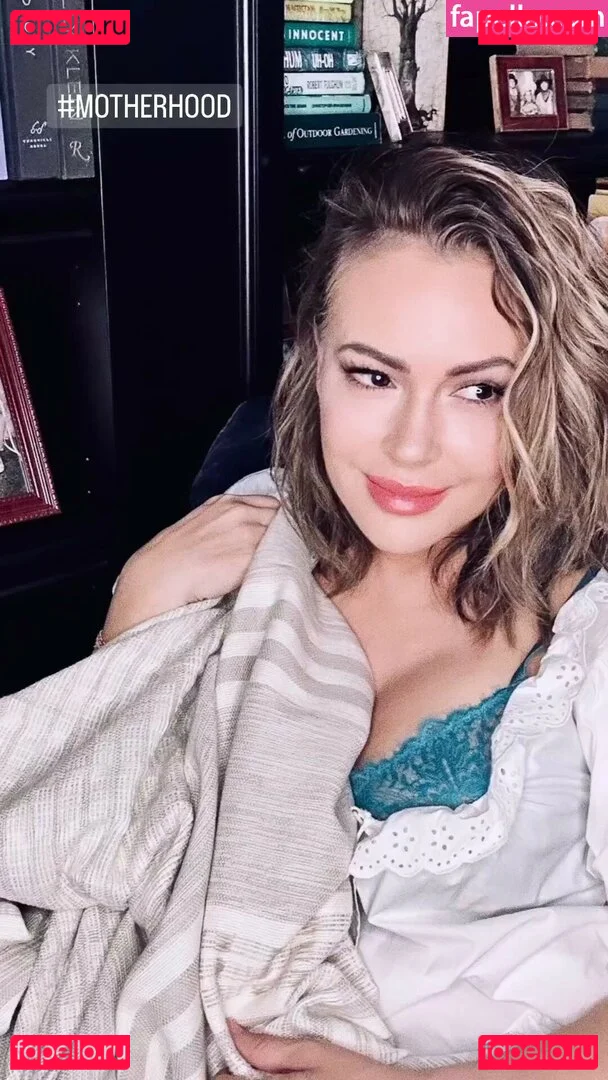 Alyssa Milano Onlyfans Photo Gallery 