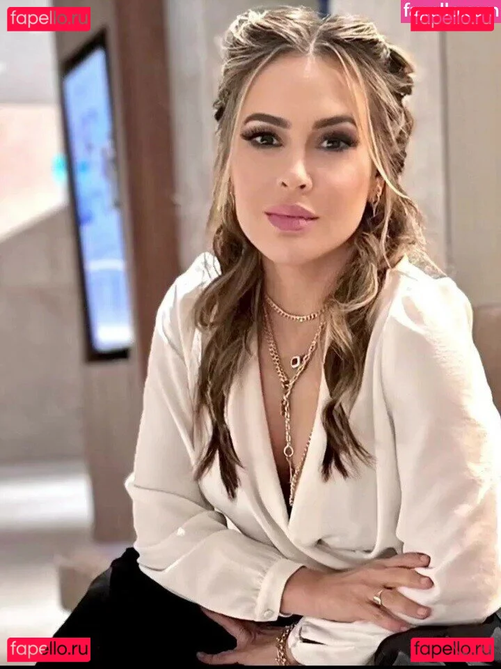 Alyssa Milano Onlyfans Photo Gallery 