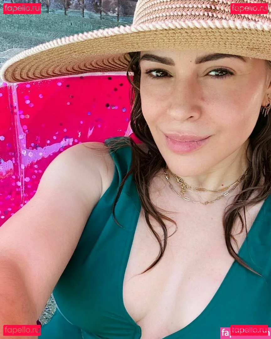 Alyssa Milano Onlyfans Photo Gallery 