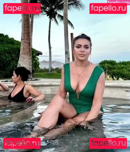 Alyssa Milano Onlyfans Photo Gallery 