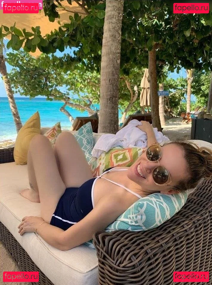 Alyssa Milano Onlyfans Photo Gallery 