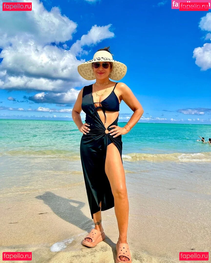 Alyssa Milano Onlyfans Photo Gallery 