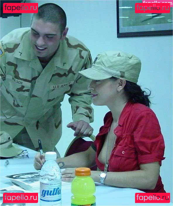 Alyssa Milano Onlyfans Photo Gallery 