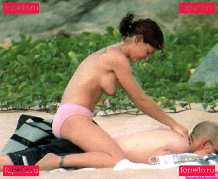 Alyssa Milano Onlyfans Photo Gallery 